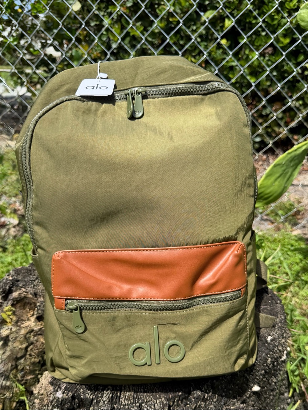 ALO Yoga Olive Green Backpack with Tan Pocket Accent - Picture 4 of 13